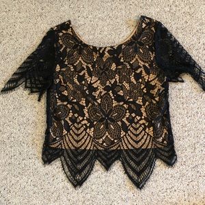 W press lace crop top